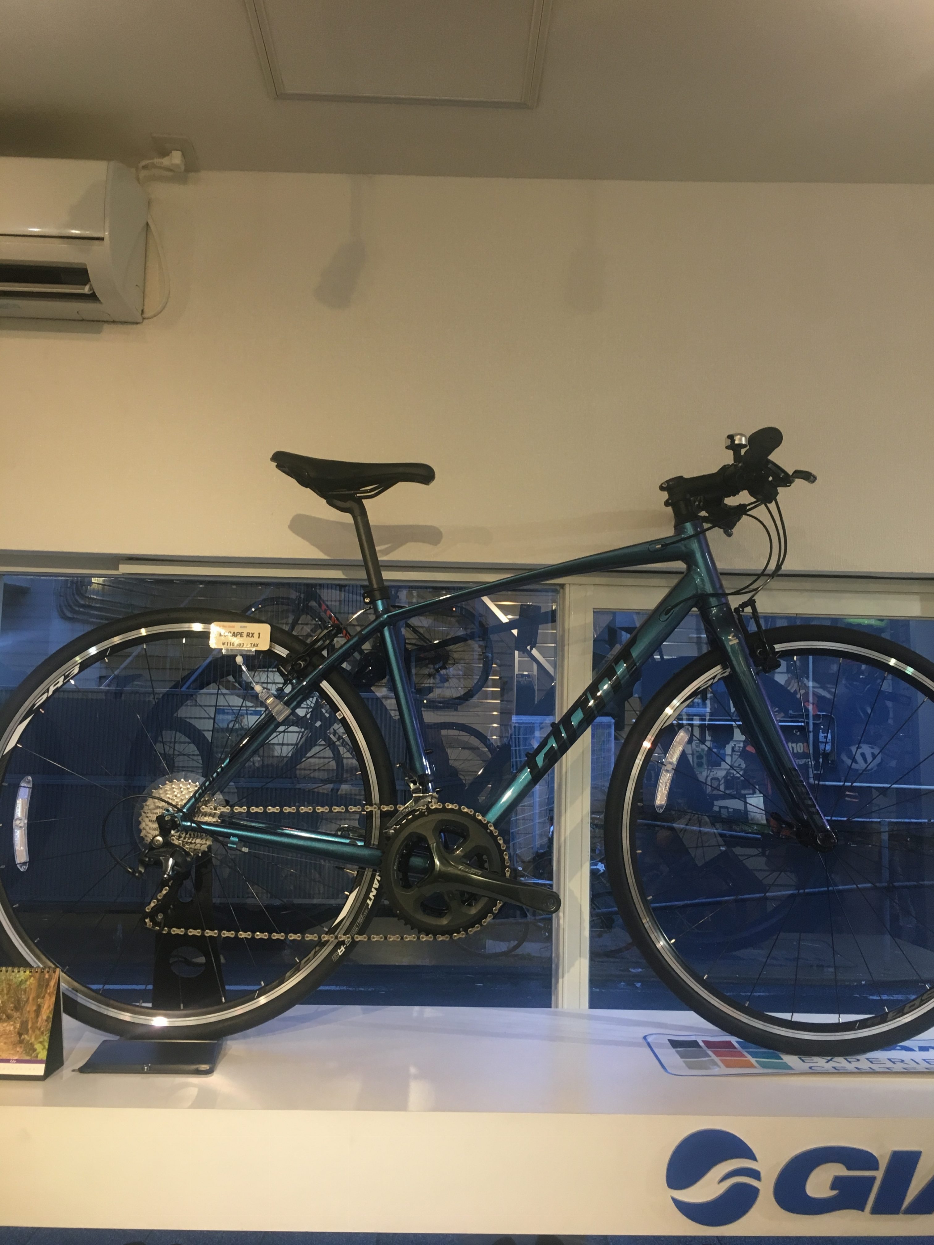 高級クロスバイク GIANT ESCAPE RX 1 | 横浜・新宿・湘南のスポーツ 