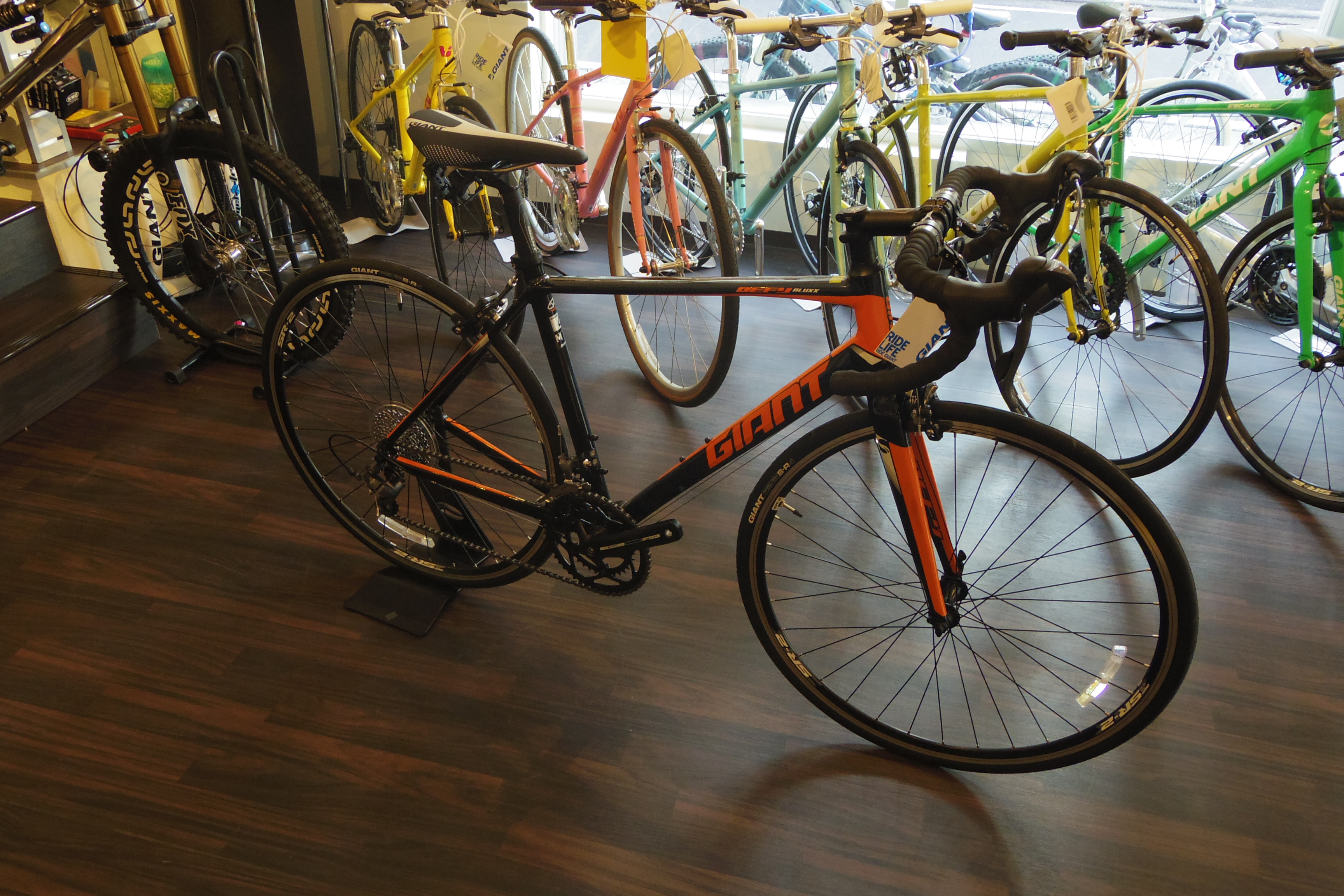 展示在庫車情報 GIANT DEFY 4 (ジャイアント ディファイ4) 2016