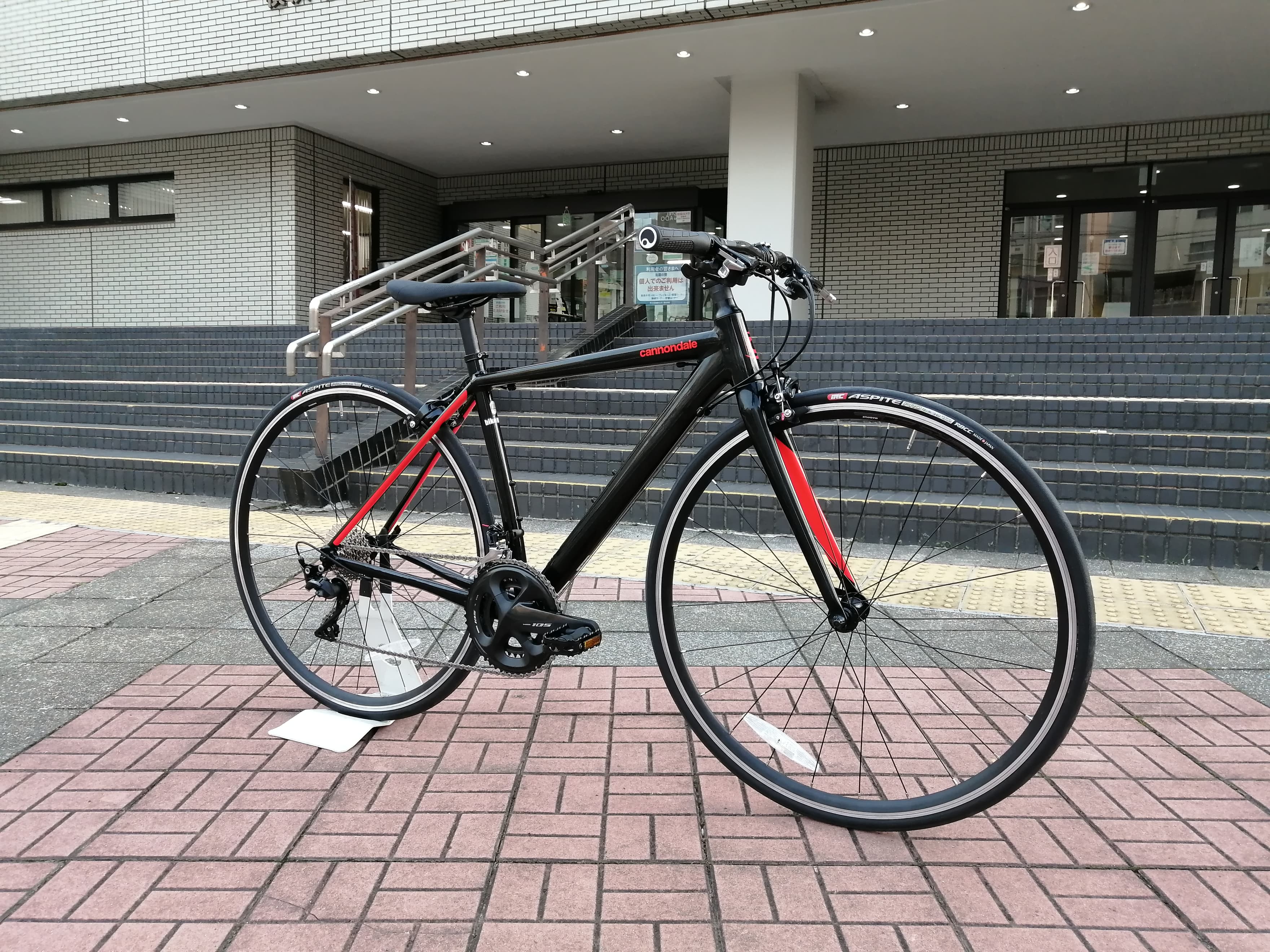 ロードバイクをフラットバー化 ！！ 流行っております。   横浜・新宿