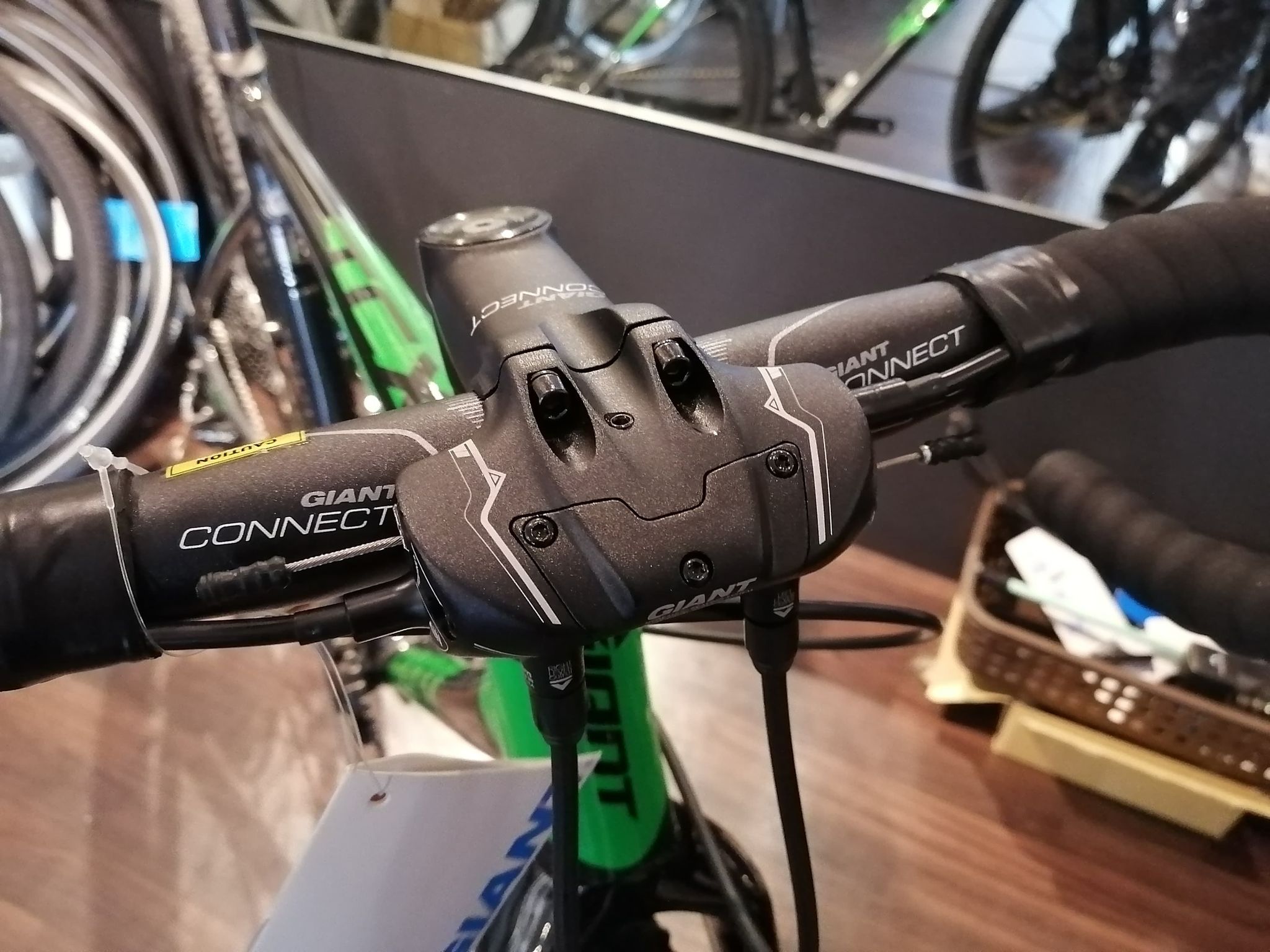 【送料関税無料】自転車シクロクロスバイク、沢山入荷します！！ 2019 GIANT TCX SLR 2