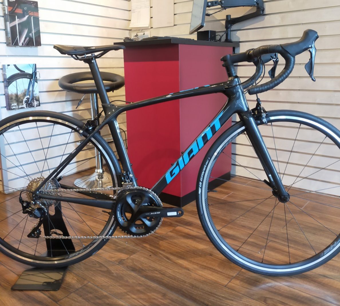 爆買いお得 ヤフオク! - GIANT TCR ADVANCED 2 KOM SE 2020年モデル