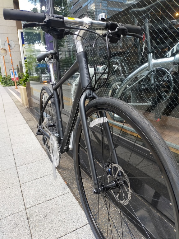 新宿都庁前店 シックなクロスバイク  ジャイアント エスケープ