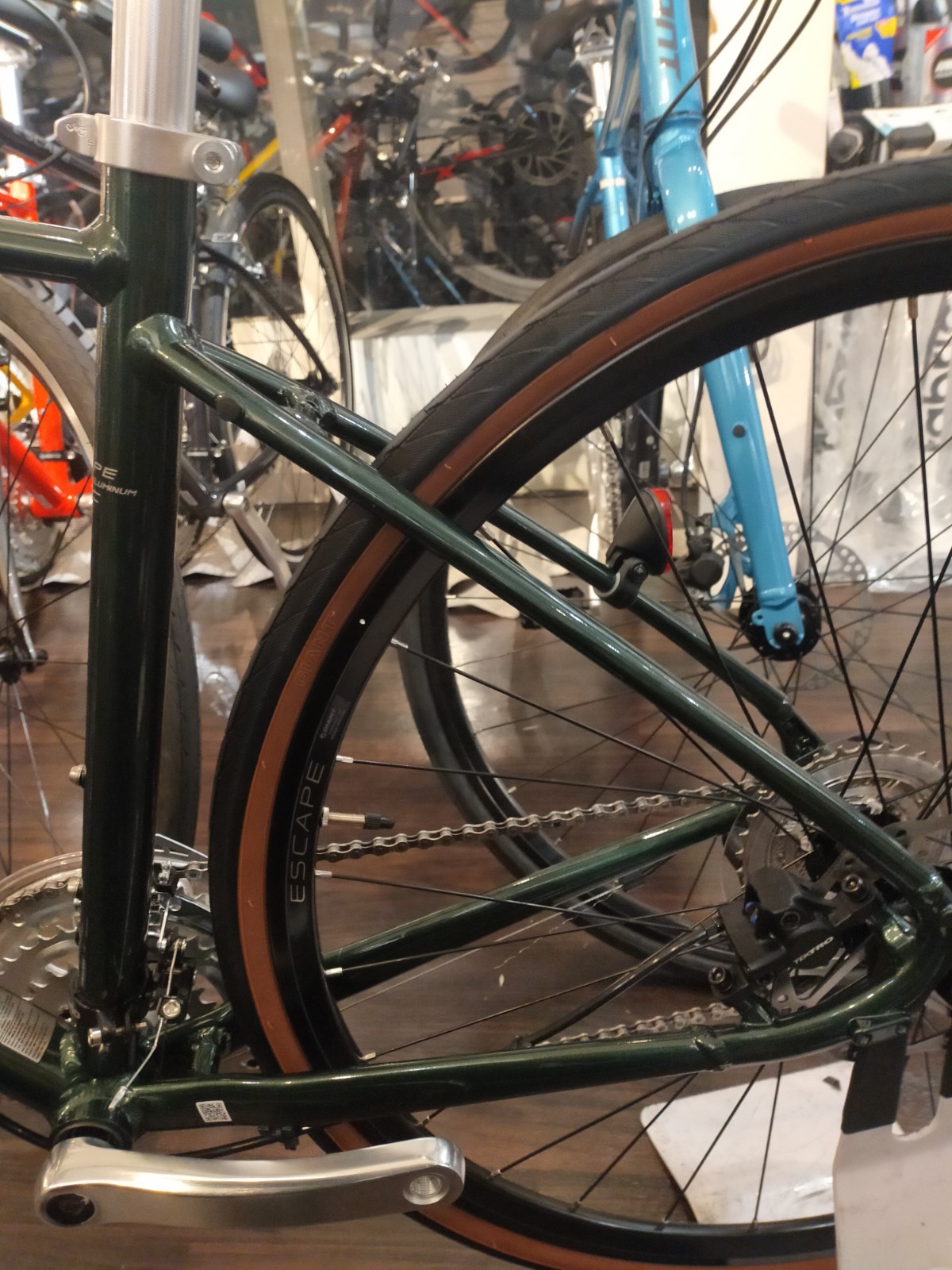 GIANT ESCAPE R DISC フォレストグリーン ¥57,200(税抜) | 横浜・新宿