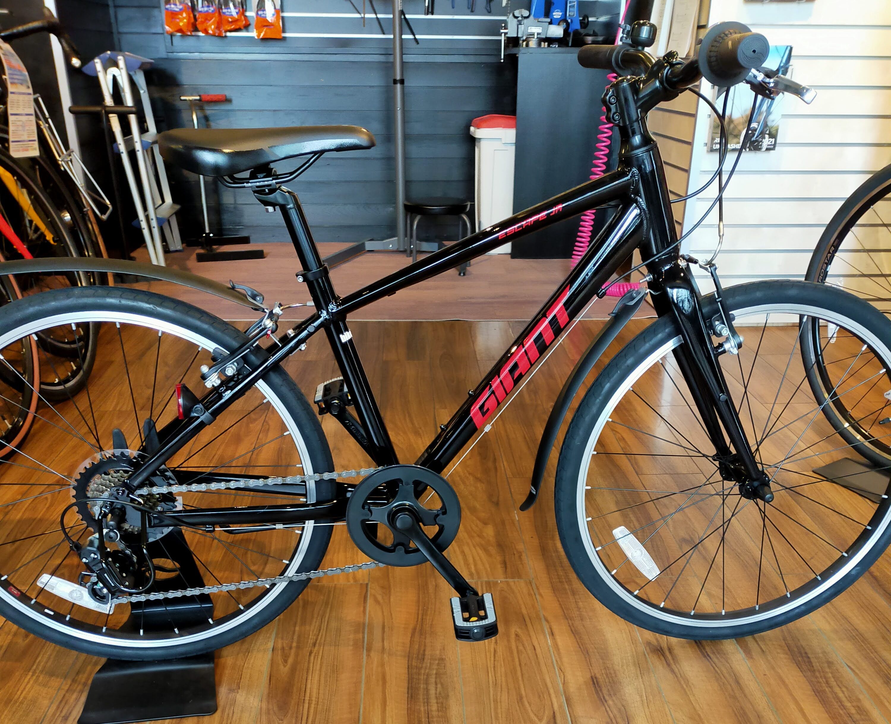 【引取り限定】子供用自転車　ジャイアント　escape JR 男の子向け ESCAPE JR 24 ¥35,000(税抜) | 横浜・新宿・湘南の